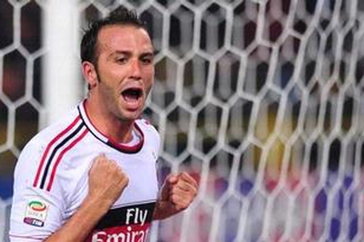 Penyerang AC Milan, Giampaolo Pazzini.