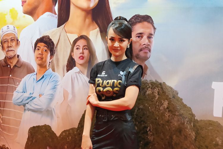 Main Film Puang Bos, Michelle Ziudith Belajar Bahasa Makassar 