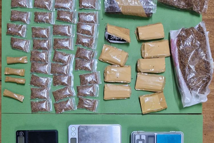Polisi Bongkar Pabrik Rumahan Tembakau Sintetis di Tangsel, 4 Orang Ditangkap