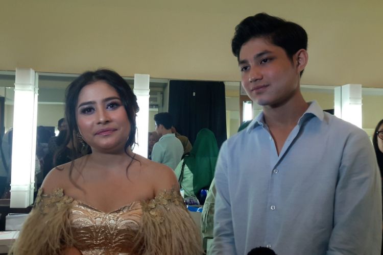 Prilly Latuconsina dan Teuku Rassya saat menghadiri HUT SCTV di JIExpo Kemayoran, Jakarta Pusat, Kamis (24/8/2017) malam.