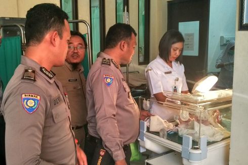 Seorang Gelandangan di Trenggalek Melahirkan di Teras Warga