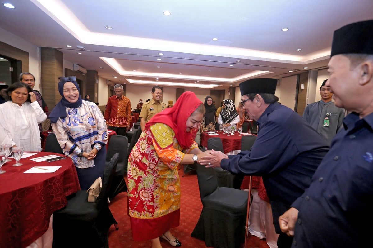 Wali Kota Semarang, Hevearita Gunaryanti Rahayu saat mengikuti Sarasehan Pendidikan dan Halalbihalal Dewan Pendidikan Kota Semarang di Hotel Candi Indah Semarang, Senin (6/5/2024). 
