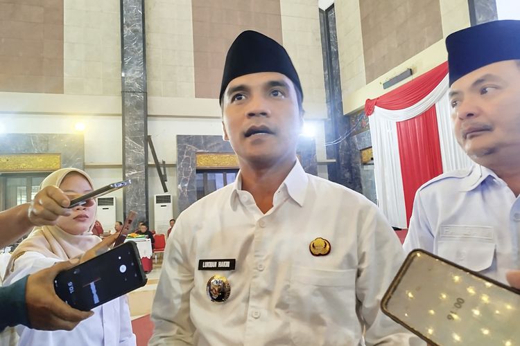 Bupati Bangkalan, Lukman Hakim saat diwawancarai Kompas.com, Kamis (7/8/2025). 