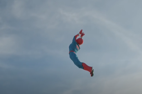 Inilah Stuntronic, Robot Spider-Man di Disneyland yang Bisa Melompat dan Terbang Seperti Sungguhan