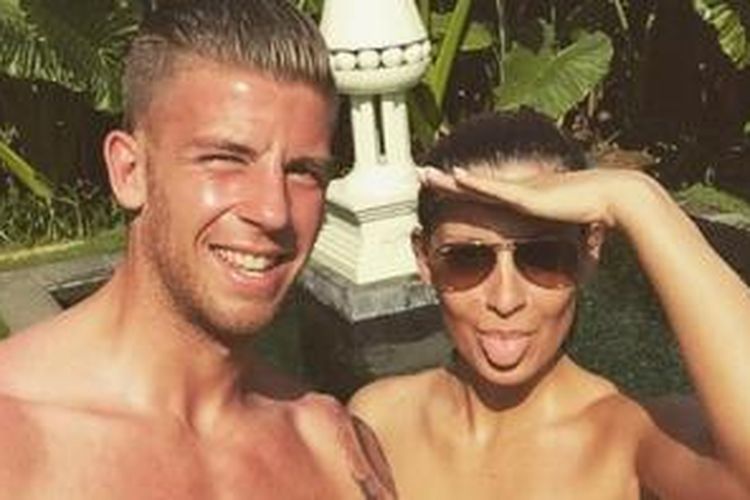 Bek tim nasional Belgia, Toby Alderweireld (kiri).