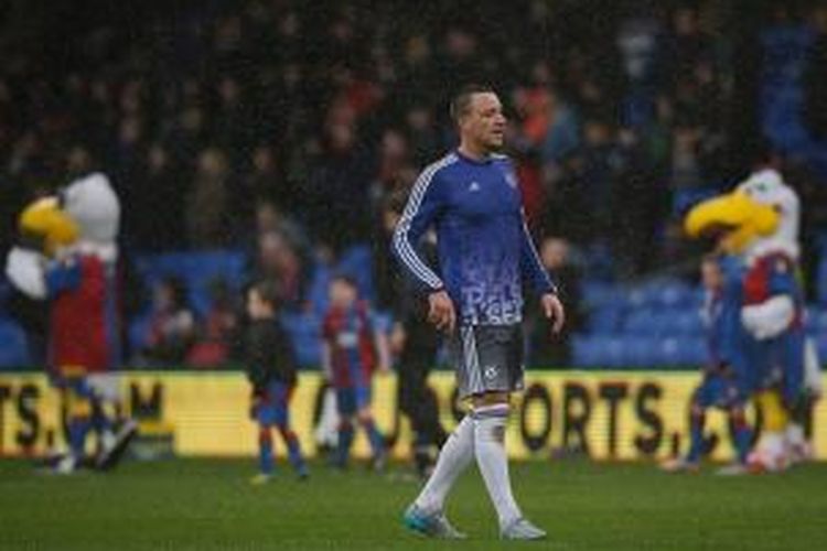 John Terry pemanasan jelang laga Chelsea vs Crystal Palace di Selhurst Park, Minggu (3/1/2016).