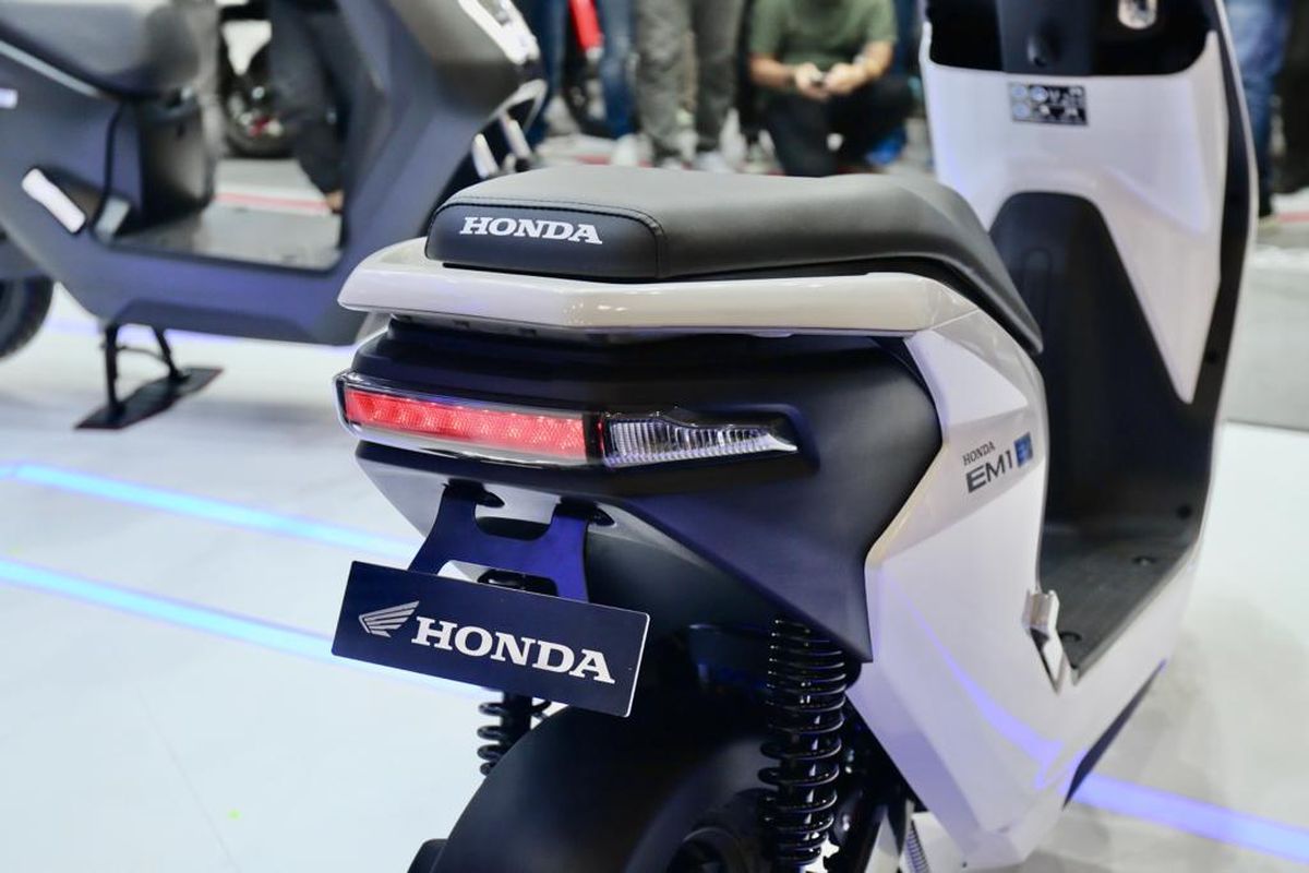 Honda EM1 e: meluncur di GIIAS 2023