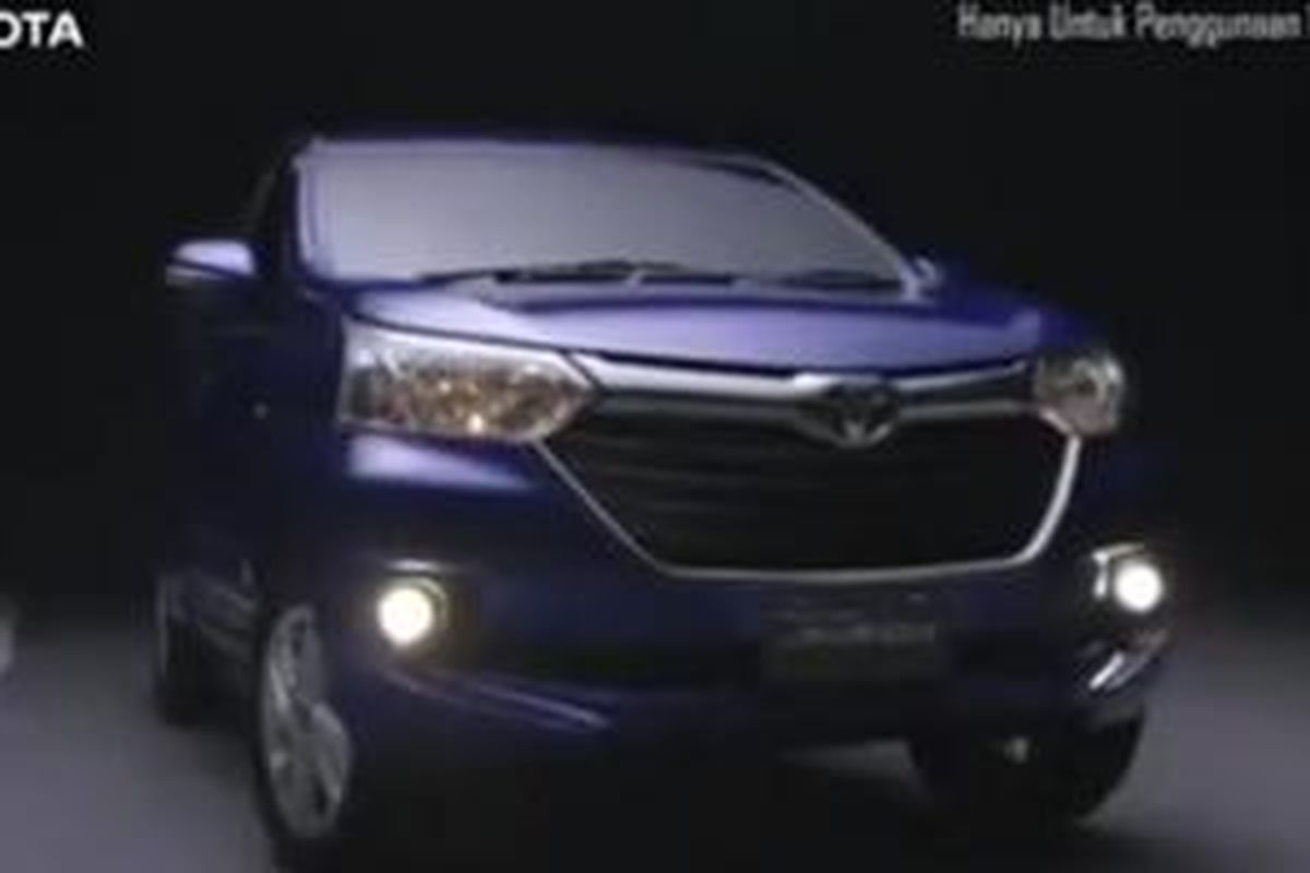 Sosok Grand New Avanza dalam bentuk utuh muncul dalam video. 