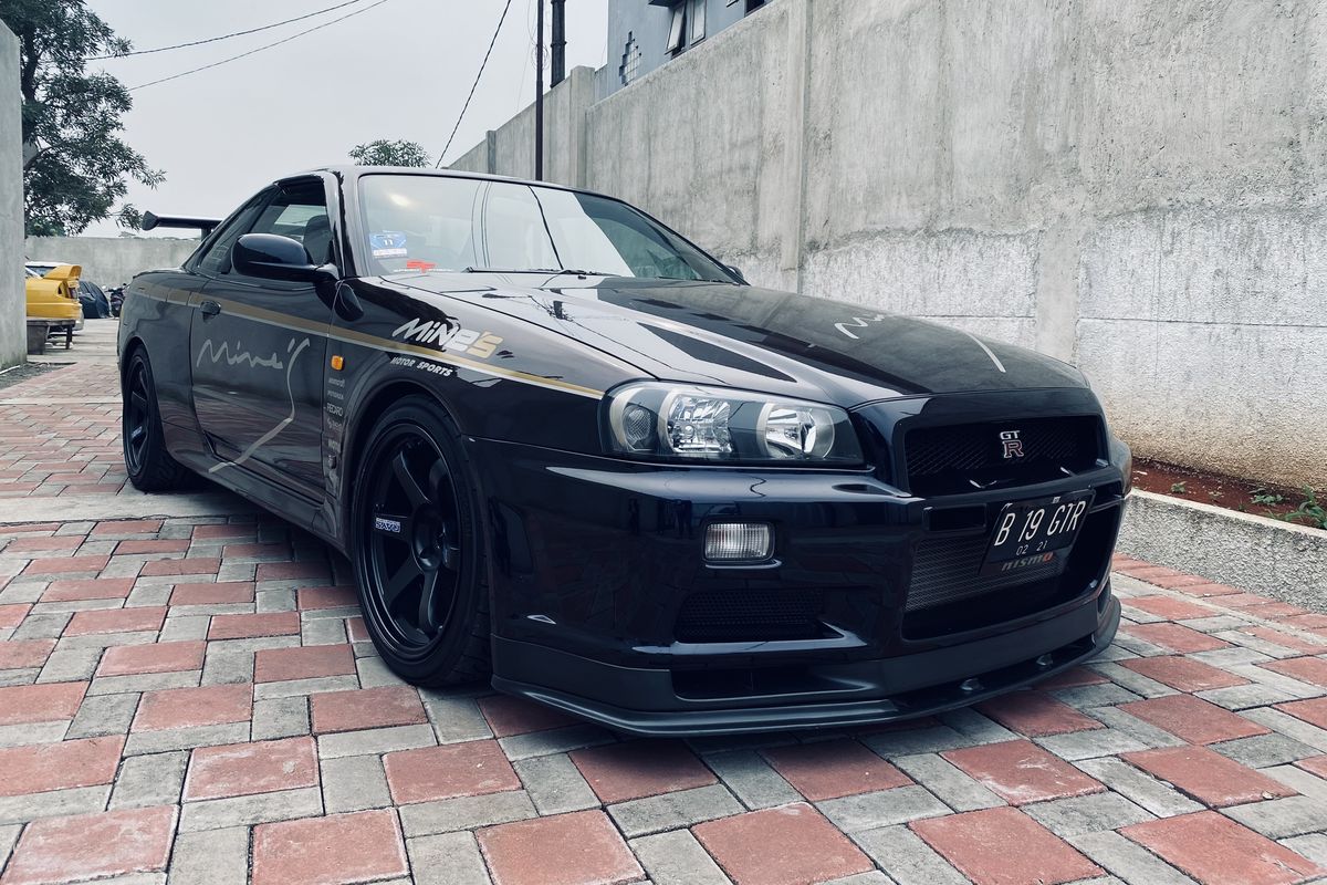 Nissan Skyline GT-R R34 Mine's