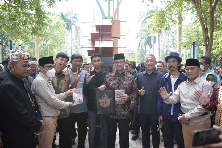 Gubernur Jakarta Anies Baswedan usai meresmikan Monumen Sakai Sambayan di Kota Metro, Lampung, Jumat (10/6/2022).