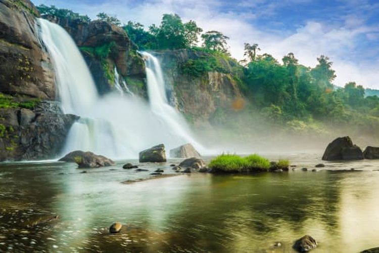 Air Terjun Athirappilly di India.