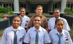 Kemendikbudristek Buka Jalan Pendidikan Papua dan 3T lewat Program ADEM dan ADik