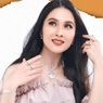 Punya Kulit Sensitif, Sandra Dewi Hanya Cocok dengan Vitamin C