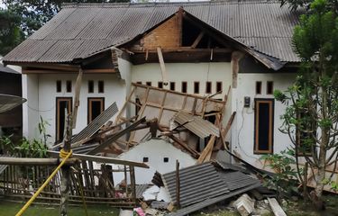 Rumah rusak di Pandeglang akibat gempa M 6,7 yang mengguncang Sumur, Pandeglang, Banten pada pukul 16.05 WIB.