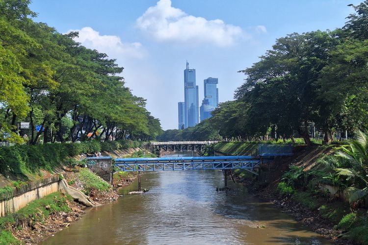 Kondisi Sungai Ciliwung pada Senin (17/6/2024).