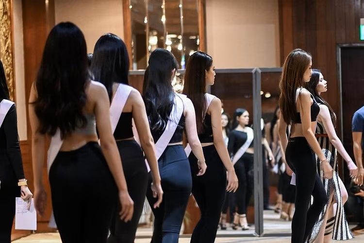 Enam kontestan Miss Universe Indonesia melaporkan tindakan pelecehan seksual.