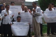 Dokter Demo di RS Blambangan, Layanan Lumpuh Dua Jam