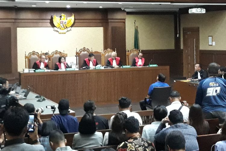 Advokat Lucas divonis 7 tahun penjara oleh majelis hakim pada Pengadilan Tindak Pidana Korupsi Jakarta, Rabu (20/3/2019).