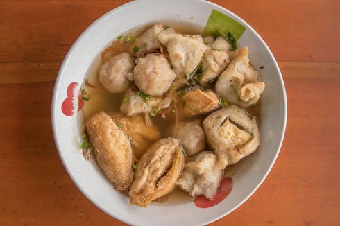 7 Tempat Makan Batagor di Jakarta, Bumbu Kacangnya Lezat