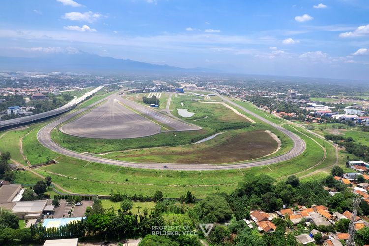 Beda Uji Kendaraan Listrik dan Konvensional di Proving Ground Bekasi