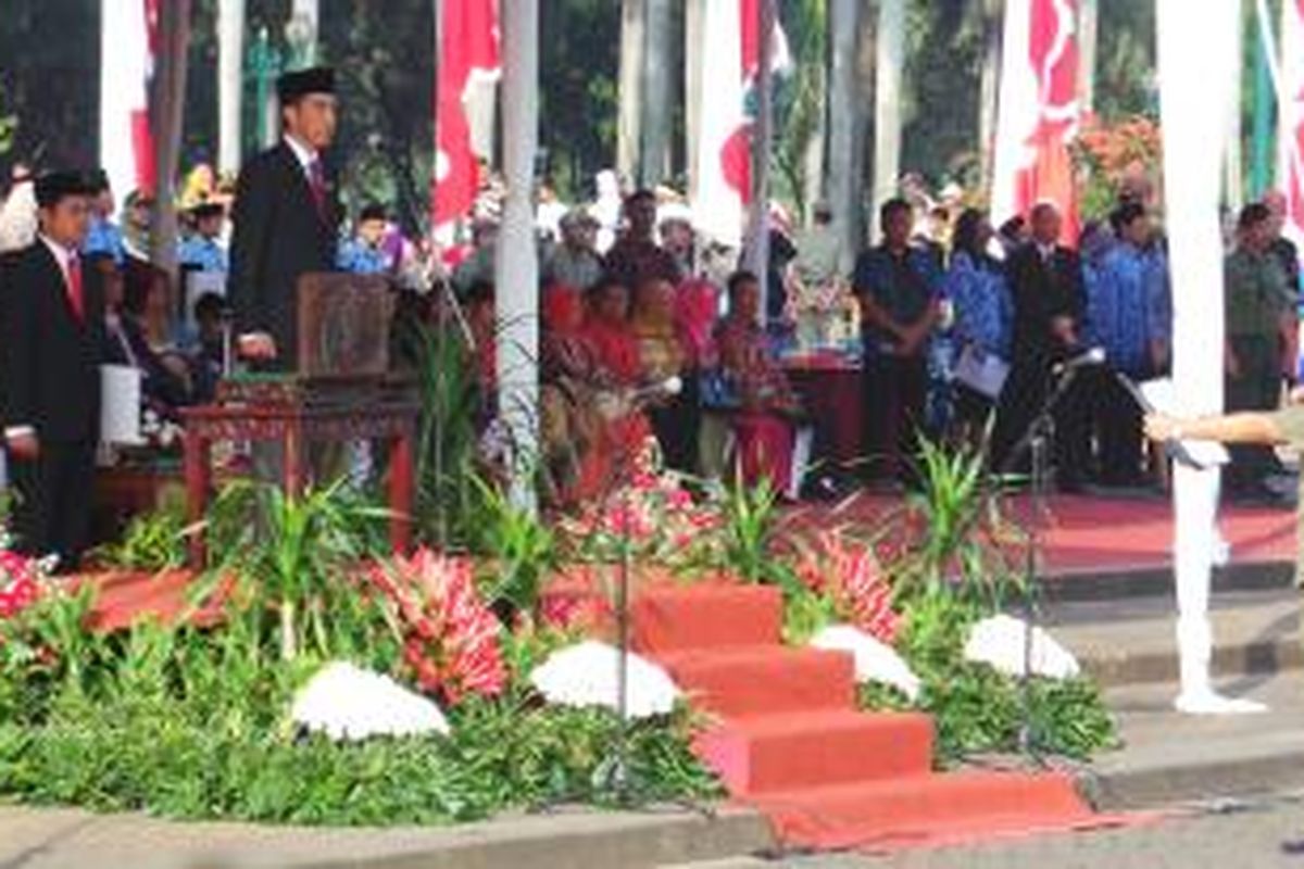 Gubernur DKI Jakarta Joko Widodo menjadi Inspektur Upacara Kemerdekaan RI ke-69, di Monas, (17/8/2014).