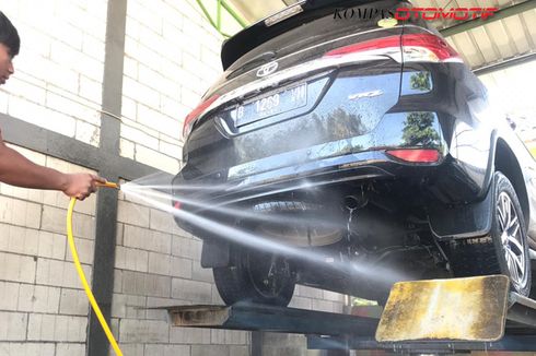 Jangan Asal, Begini 6 Jurus Mencuci Mobil yang Benar