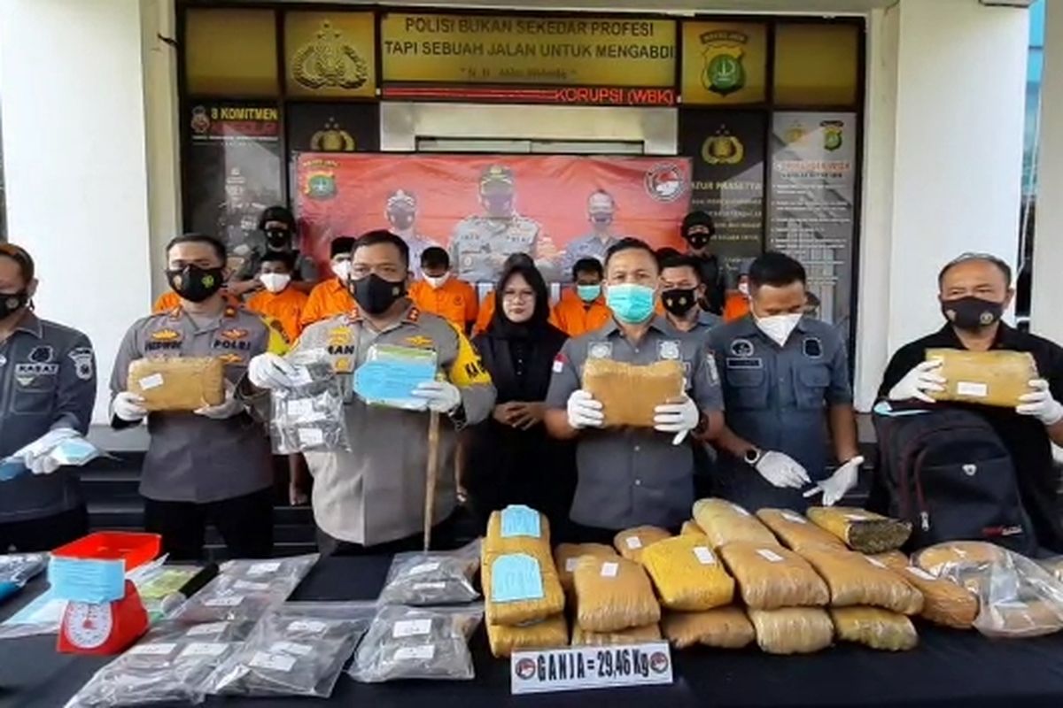 Konferensi pers penangkapan delapan pengedar narkoba lintas provinsi jaringan Aceh, Kamis (27/5/2021).