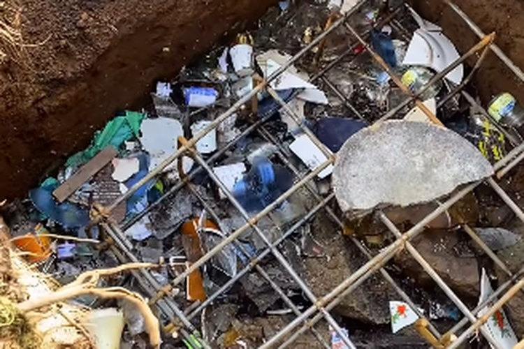Beredar Video Warga Gunakan Botol Kaca untuk Campuran Fondasi Rumah, Amankah?