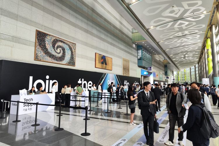 Ruang tunggu dan registrasi peserta Galaxy Unpacked 2023 di COEX Convention Hall, Seoul, Korea Selatan, tempat dilangsungkannya peluncuran Galaxy Z Fold 5 dan Z Flip 5.
