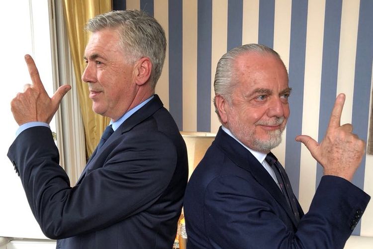 Carlo Ancelotti resmi diangkat sebagai pelatih baru Napoli oleh sang pemilik klub, Aurelio De Laurentiis, Rabu (23/5/2018).