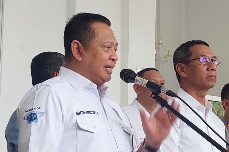 Ketua Umum Ikatan Motor Indonesia Bambang Soesatyo saat ditemui di Balai Kota DKI Jakarta, Jakarta Pusat, Senin (16/1/2023).