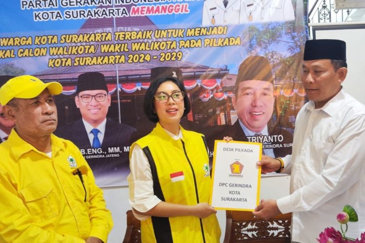 Ketua Dewan Pimpinan Daerah (DPD) Partai Golkar Kota Solo, Sekar Tandjung mendaftarkan diri ke Partai Gerinda untuk Pemilihan Kepala Daerah (Pilkada) 2024.