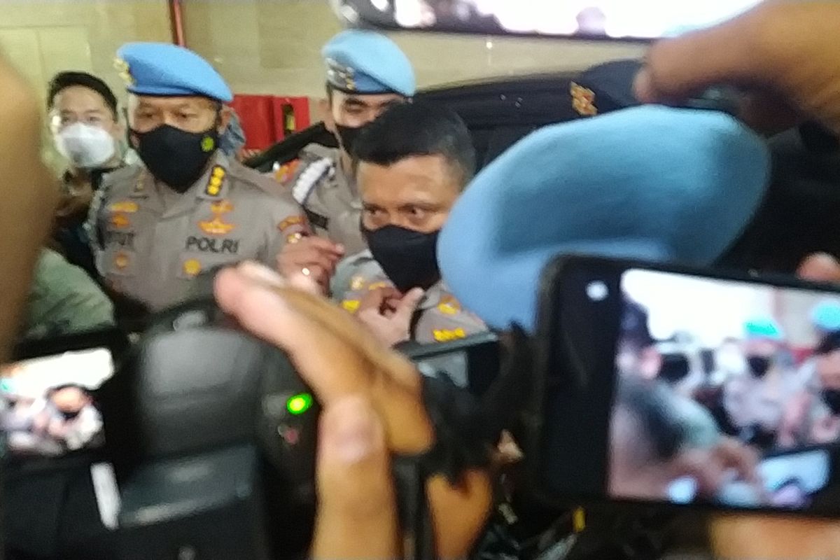 Kadiv Propam Polri nonaktif Irjen Ferdy Sambo datangi gedung Bareskrim Polri, Jakarta, Kamis (4/8/2022). 