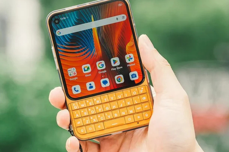 Unihertz Titan 2 Elite hadir dengan desain yang mengingatkan pada ponsel BlackBerry. Selain untuk mengetik, keyboard fisiknya juga dapat diprogram sebagai pintasan (shortcut) aplikasi.