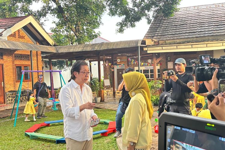 Gandeng Rhenald dan Elisa Kasali, Sido Muncul Bawa Kembali Tradisi Minum Jamu pada Iklan Tolak Angin Anak