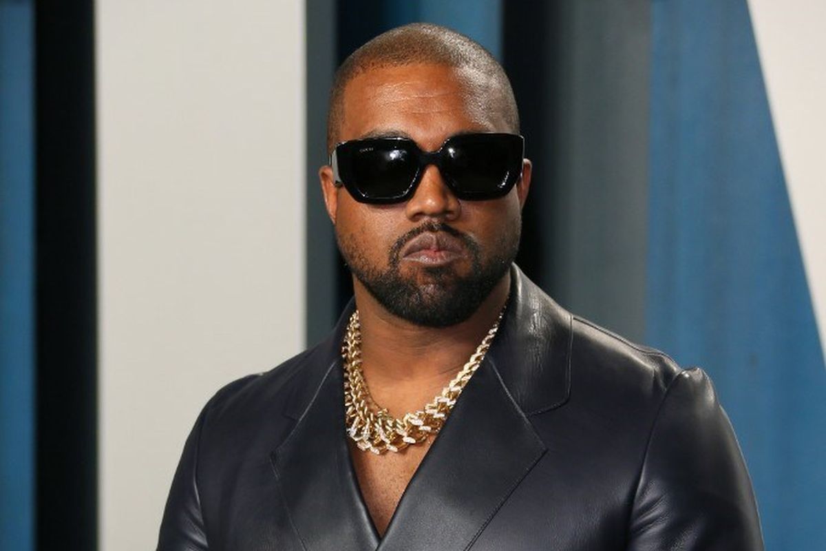 Rapper AS Kanye West menghadiri 2020 Vanity Fair Oscar yang digelar di The Wallis Annenberg Center, Beverly Hills, pada 9 Februari 2020. 