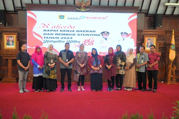 Rapat Kerja Daerah dan Rembug Stunting di Pendapa Ageng, Kabupaten Klaten, Jawa Tengah, Kamis (13/6/2024). 