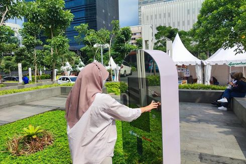 Ada Mesin Foto Otomatis Gratis di Depan Sarinah, Begini Cara Pakainya