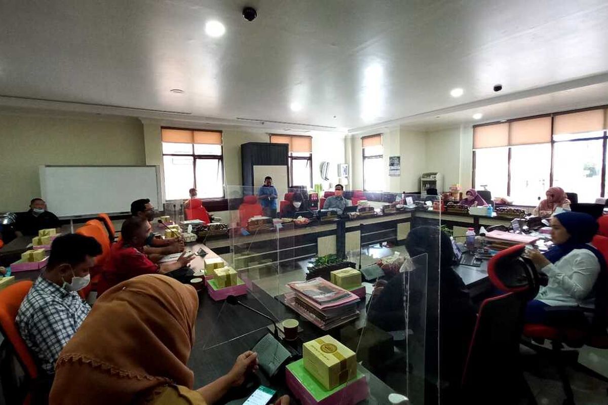 Berbagai Elemen Saat Hearing Persolan Ambrolnya Perosotan di Waterpark Kenjeran, di Ruangan Komisi D DPRD Kota Surabaya,
