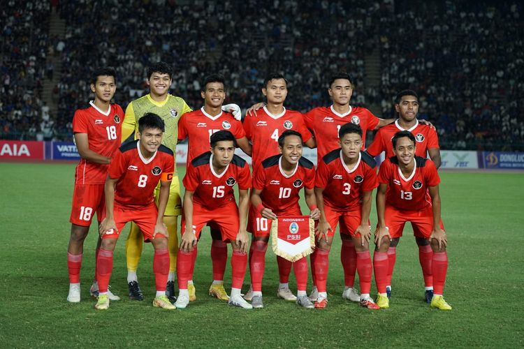 Timnas U22 Indonesia saat menghadapi Kamboja pada laga pamungkas Grup A sepak bola putra SEA Games 2023. Laga Indonesia vs Kamboja digelar di Olympic National, Stadium, Phnom Penh, Kamboja, Rabu (10/5/2023). Artikel ini memuat klasemen sepak bola SEA Games 2023. 