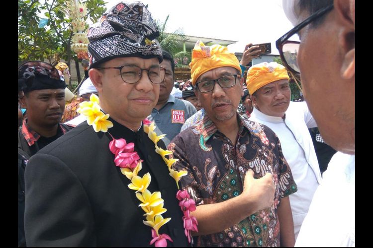 Anies berdialog dengan warga Jakarta beragama Hindu.