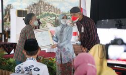 Peringati Hari Kartini, Ganjar Ingatkan Pernikahan Dini Kerap Jadikan Perempuan sebagai Korban