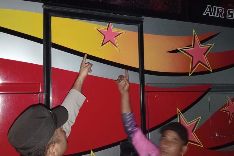 Bus Bintang Utara Diserang 15 Orang, Sopir Babak Belur dan Kaca Dilempari Batu