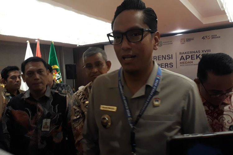Rico Waas Tuntut Pengelola PUD Pasar Tak Kerja Monoton, Tuntut Mampu Datangkan Investasi