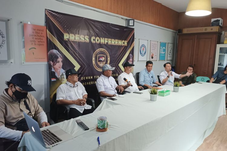 Konferensi pers peresmian Dewan Tinju Indonesia (DTI) di Jakarta, Jumat (9/12/2022). 