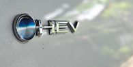 Pajak BEV Tidak Lagi Gratis, Pasar Mobil Hybrid Berpotensi Naik