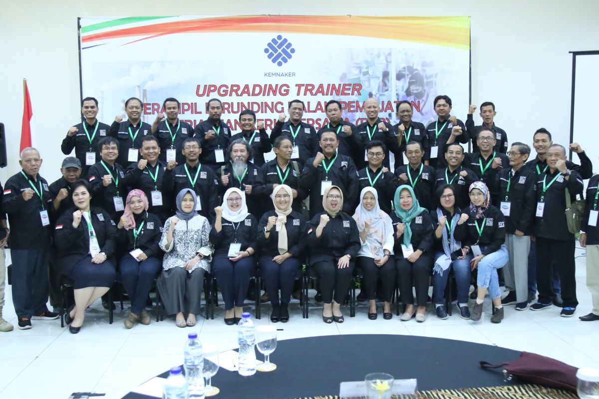 Upgrading Trainer Terampil Berunding dalam Pembuatan Perjanjian Kerja Bersama (PKB). 