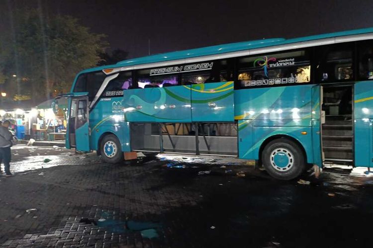 Bus yang mengalami kebakaran pada bagian dalam berhasil dipadamkan oleh Damkar pada Selasa (28/5/2024) malam