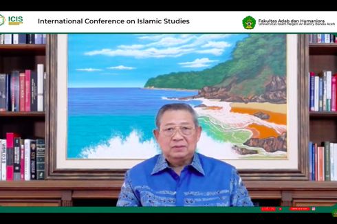 SBY Abadikan Pantai Lampuuk Aceh dalam Lukisan