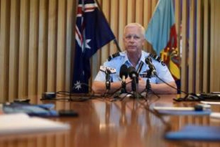 Kepala Angkatan Pertahanan Udara, Marshall Mark Binskin memberikan keterangan mengenai pengiriman Pasukan Jet Tempur Australia ke Irak